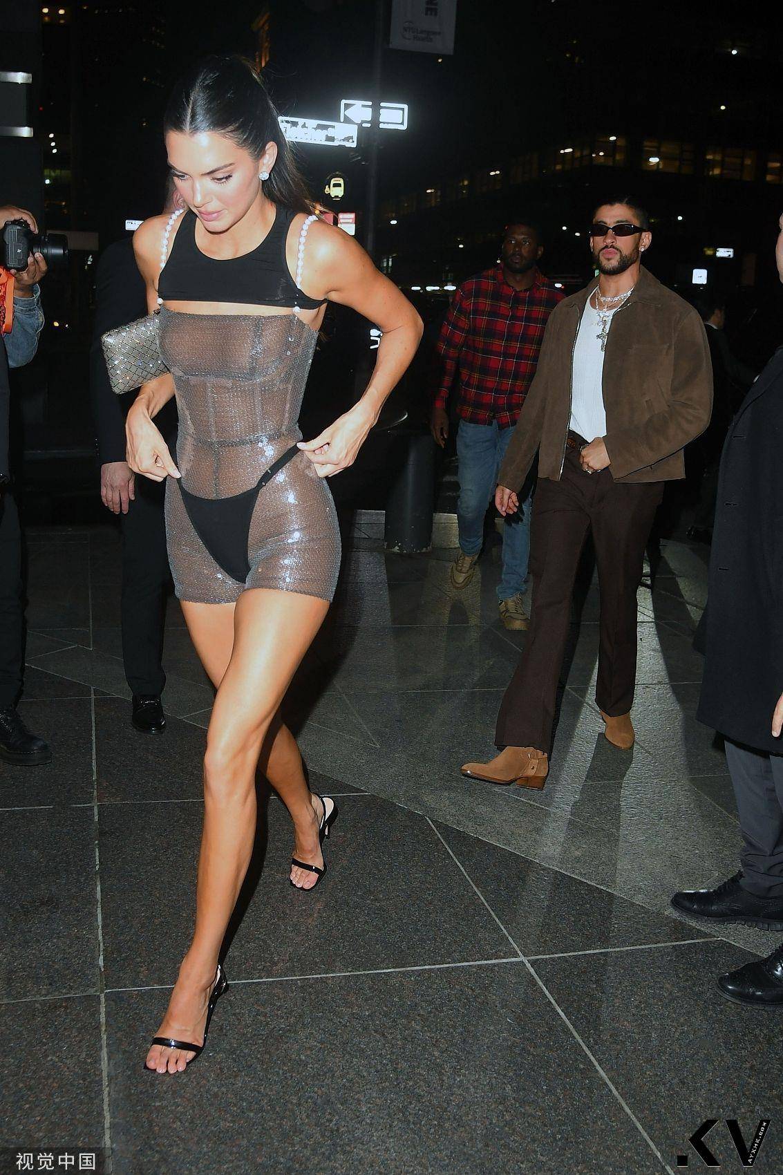 Kendall Jenner才能驾驭GUCCI透视装！薄纱包住真人版芭比身材超性感 名人名流 图4张